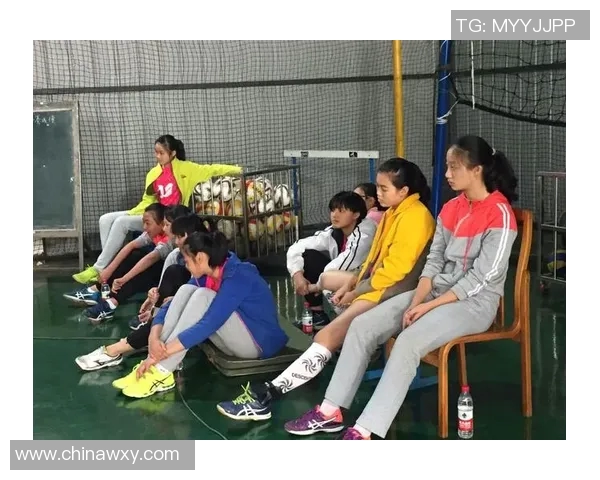 重庆排球队的耐力训练与比赛表现分析探讨 重庆排球队的耐力训练与比赛表现分析探讨